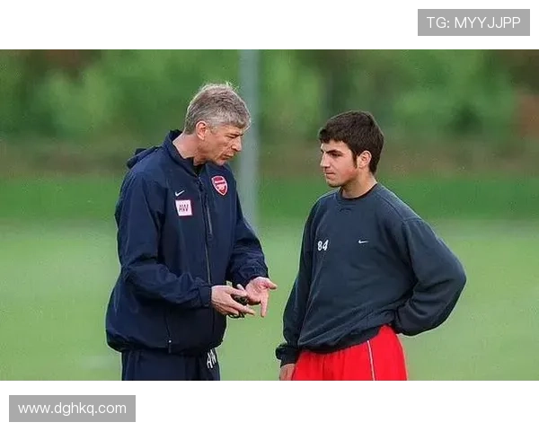 前拳王谈贝林厄姆承受压力呼吁关注其场上表现与成长潜力